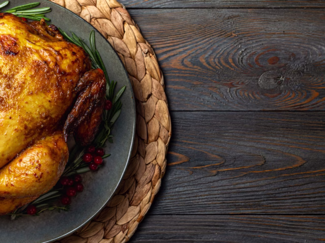 🌿 Digestive Enzymes & Herbs to Support Your Gut This Holiday Season