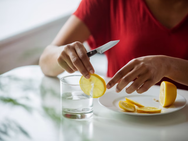 💧 Hydration and Gut Health: Why Water Matters More in Warmer Weather